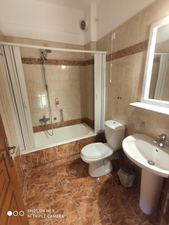 Kamári Leonidas Apartments المظهر الخارجي الصورة