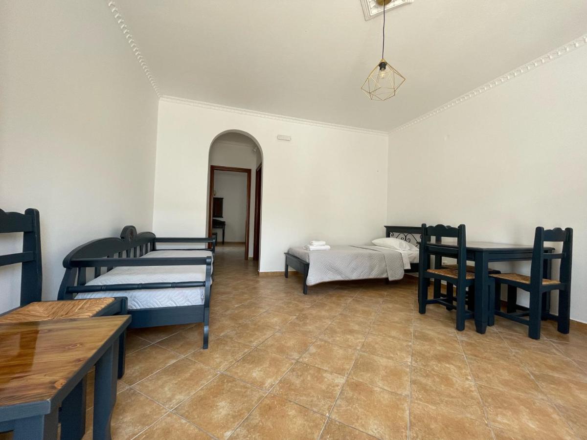 Kamári Leonidas Apartments المظهر الخارجي الصورة