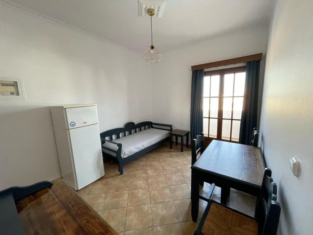 Kamári Leonidas Apartments المظهر الخارجي الصورة