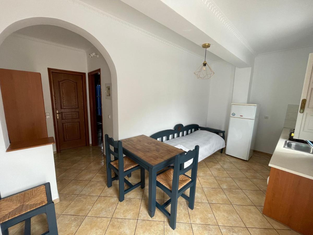 Kamári Leonidas Apartments المظهر الخارجي الصورة